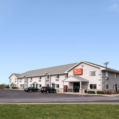Econo Lodge Inn & Suites Canandaigua Buitenkant foto