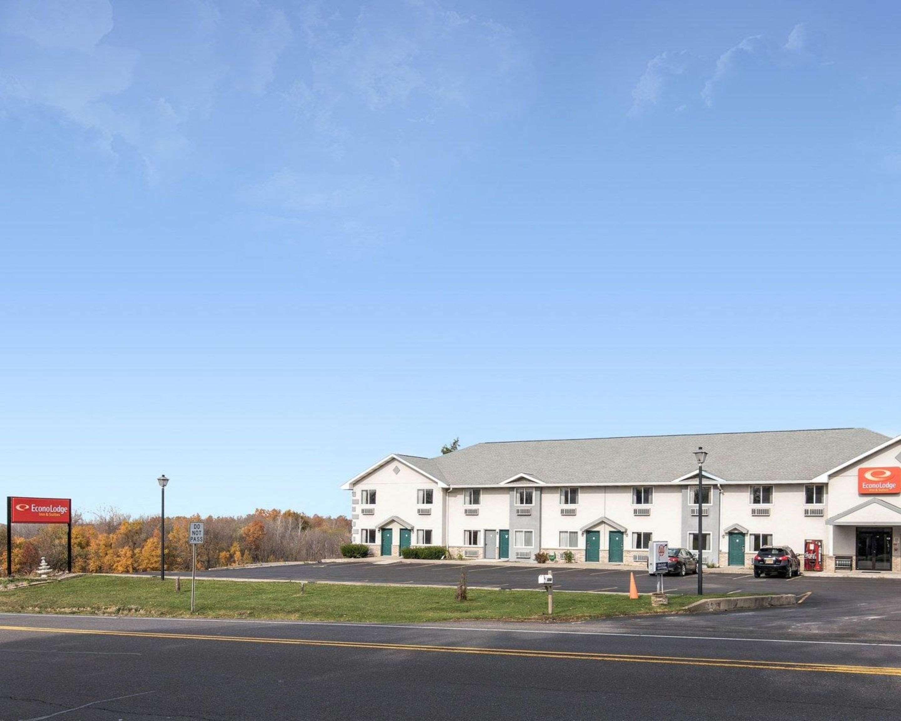 Econo Lodge Inn & Suites Canandaigua Buitenkant foto