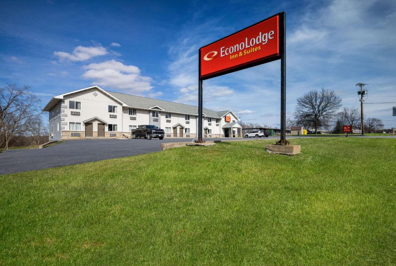 Econo Lodge Inn & Suites Canandaigua Buitenkant foto