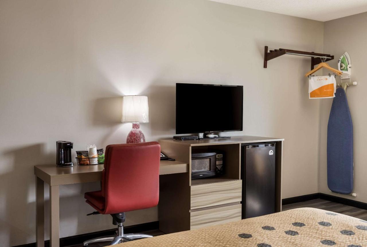 Econo Lodge Inn & Suites Canandaigua Buitenkant foto