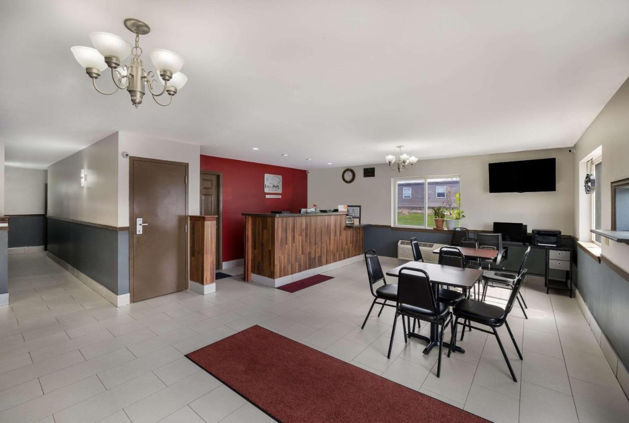 Econo Lodge Inn & Suites Canandaigua Buitenkant foto