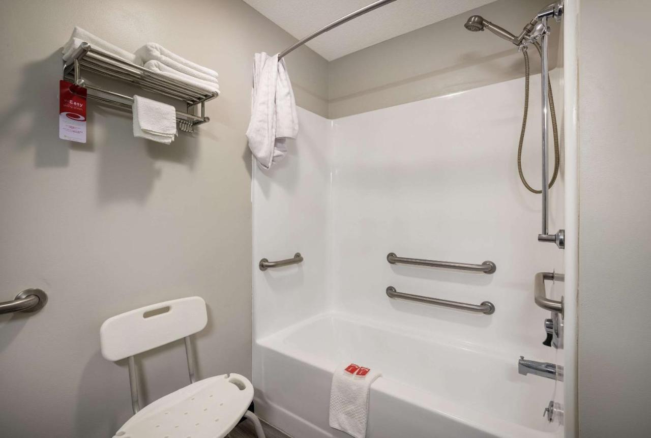 Econo Lodge Inn & Suites Canandaigua Buitenkant foto