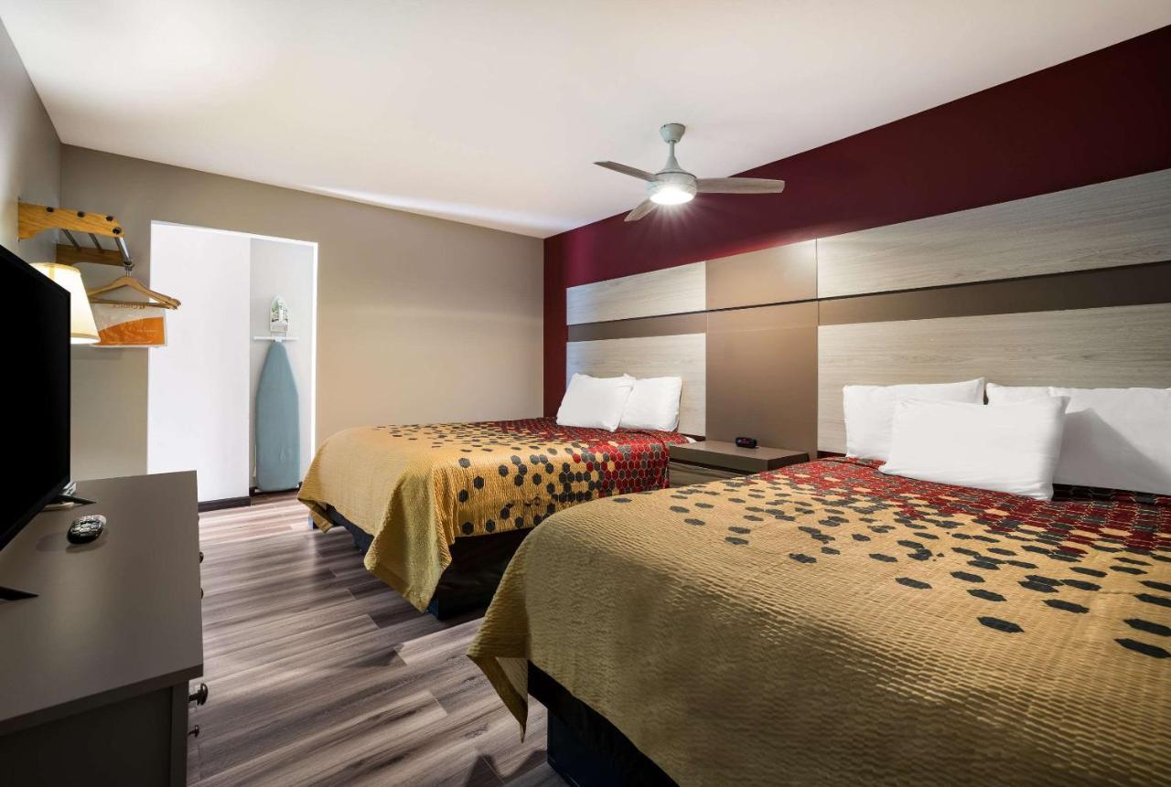 Econo Lodge Inn & Suites Canandaigua Buitenkant foto