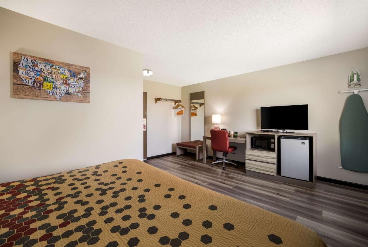 Econo Lodge Inn & Suites Canandaigua Buitenkant foto