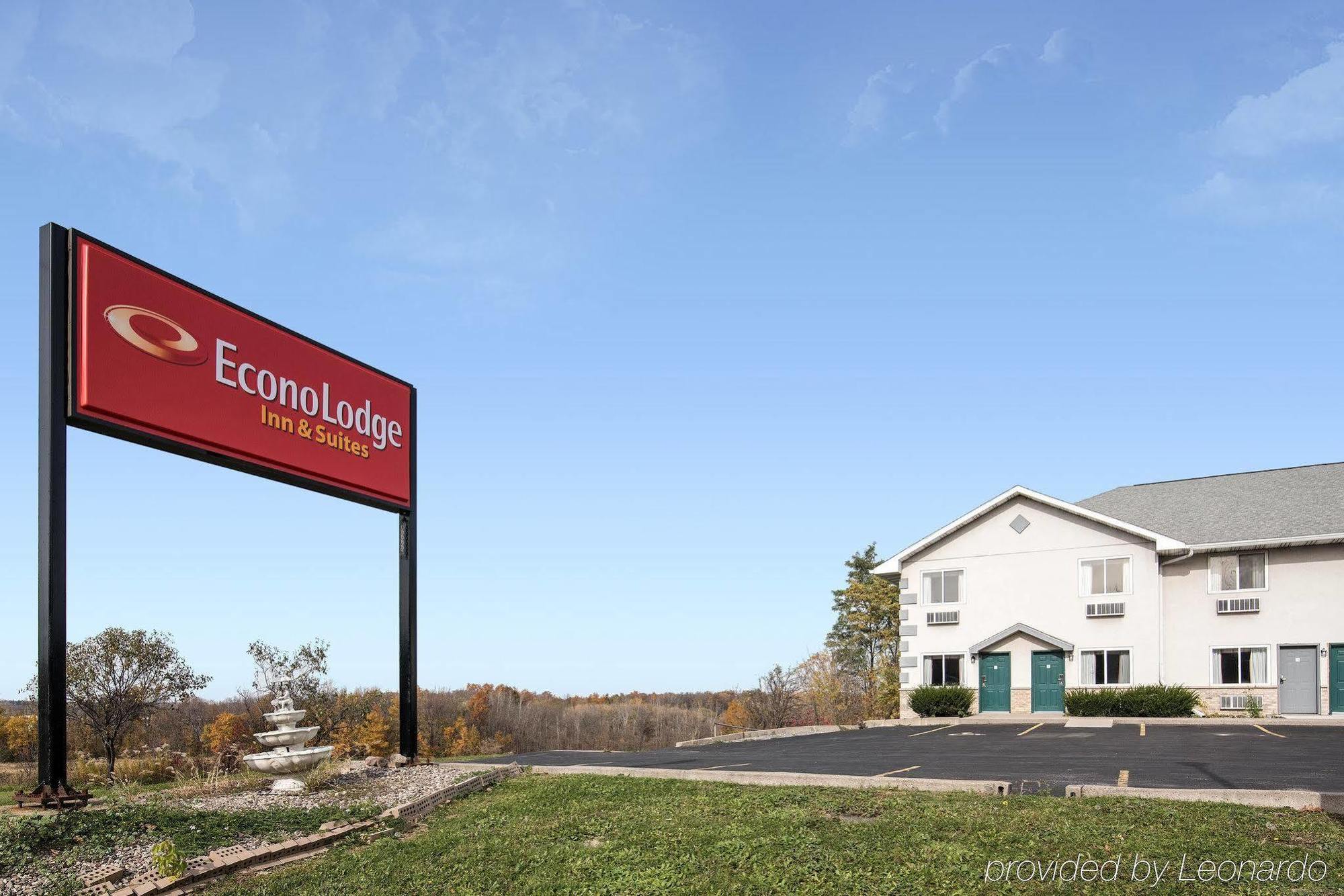 Econo Lodge Inn & Suites Canandaigua Buitenkant foto