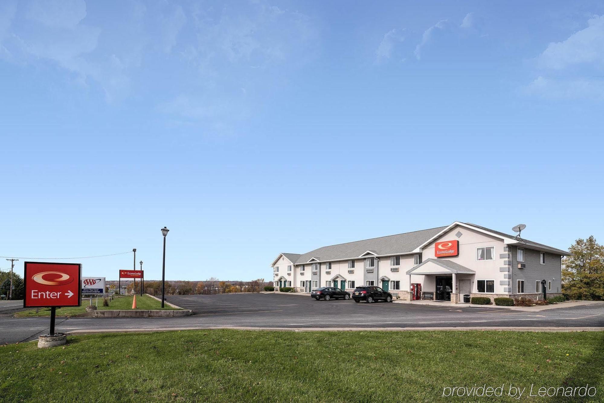 Econo Lodge Inn & Suites Canandaigua Buitenkant foto