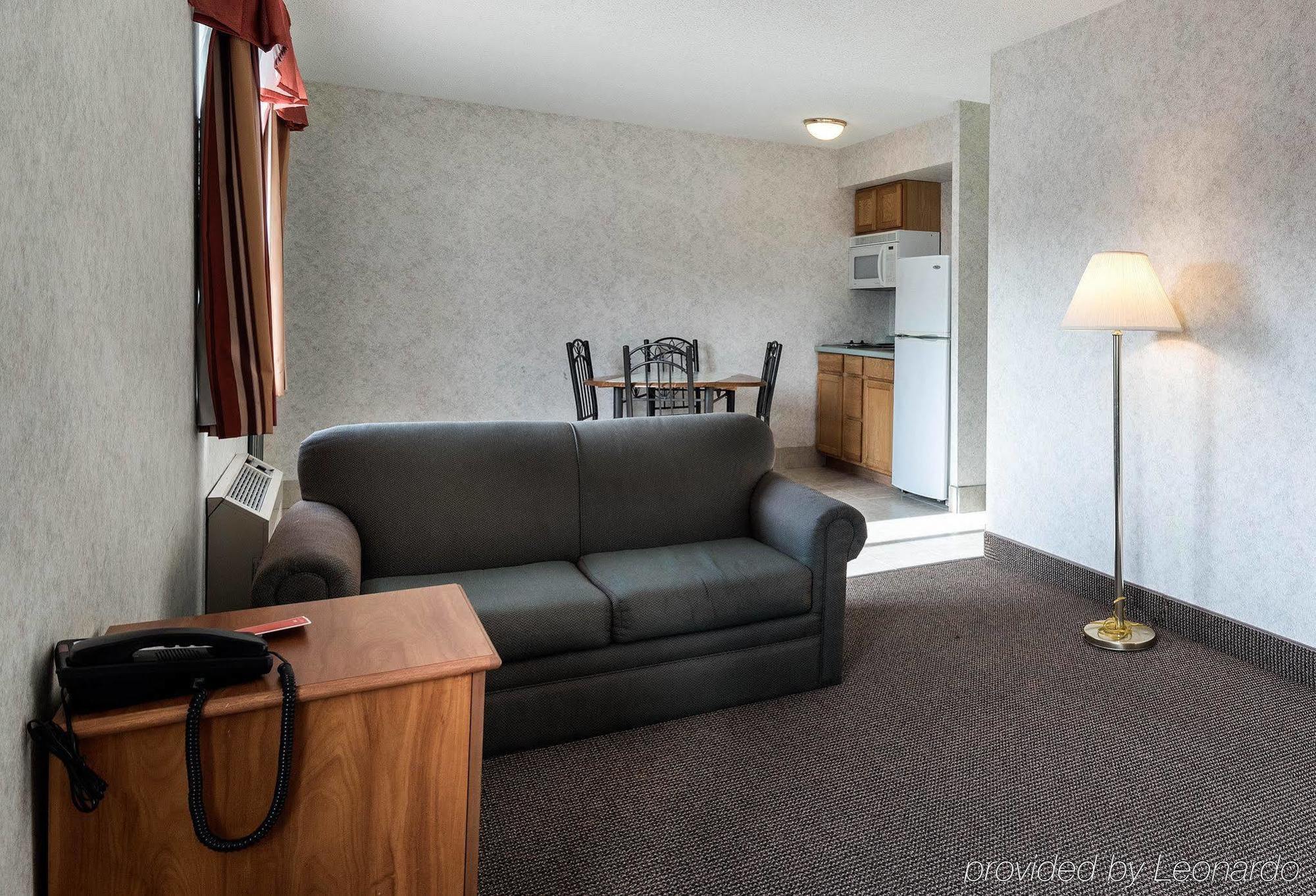 Econo Lodge Inn & Suites Canandaigua Buitenkant foto